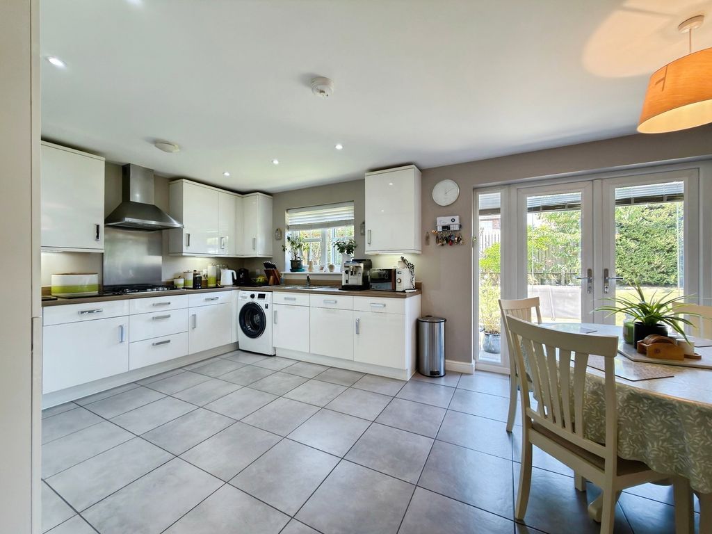 Property photo 2 of 34
