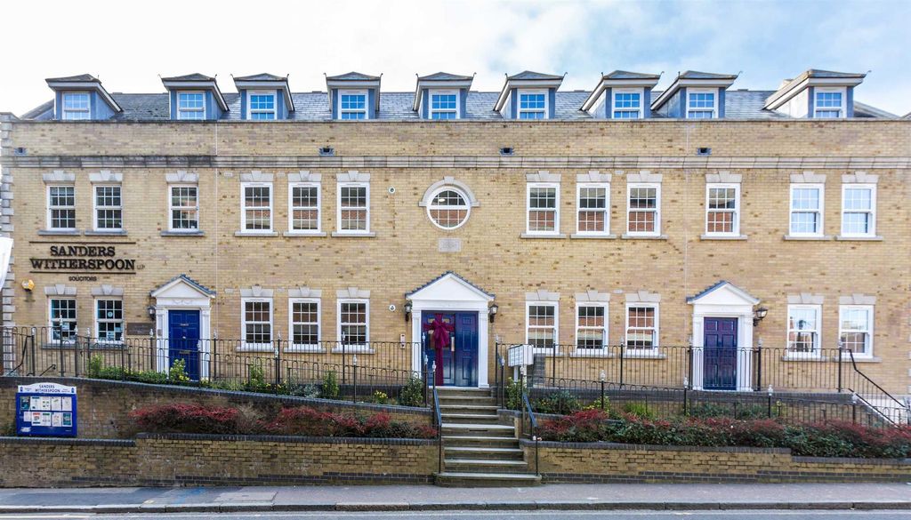 Property photo 1 of 7 2 Bedroom Apartment For Rent