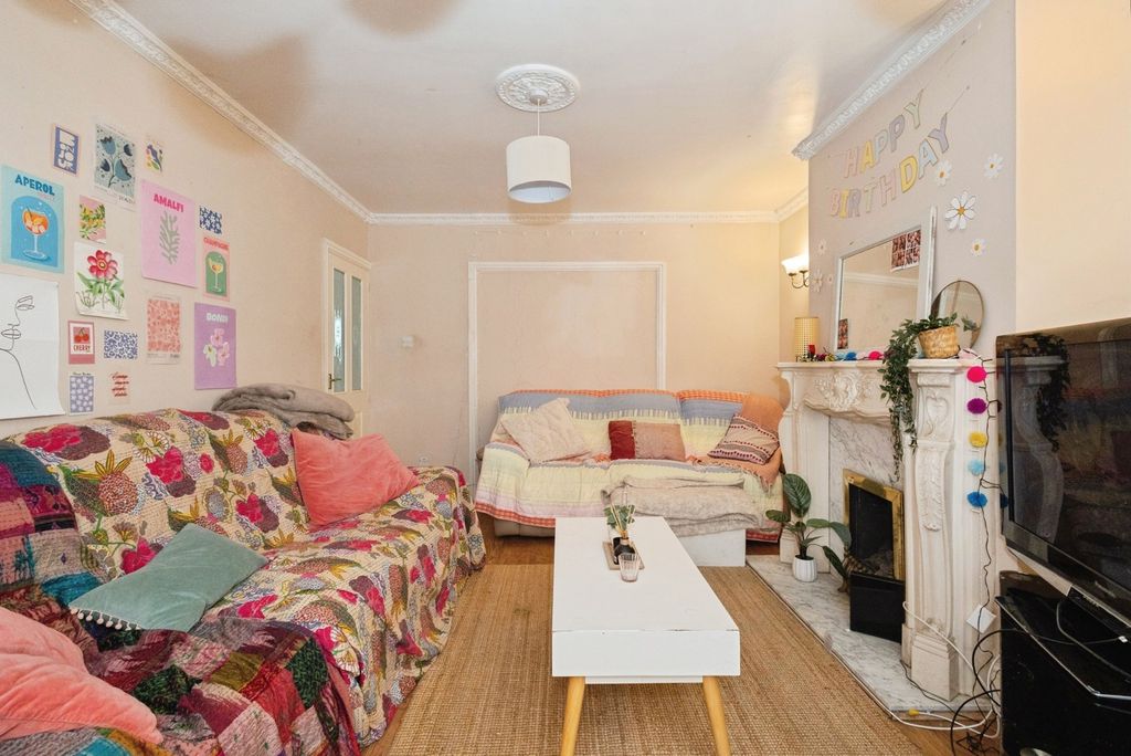 Property photo 2 of 30 Pbox-Img.Jpg