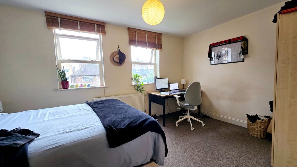 Property photo 3 of 11