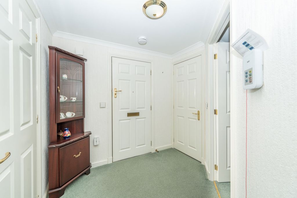 Property photo 3 of 18