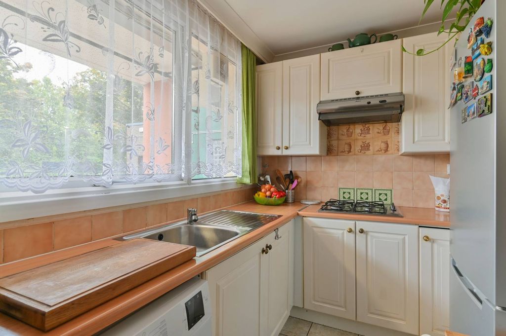 Property photo 3 of 7