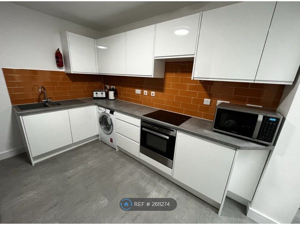 Property photo 3 of 7 Kitchen