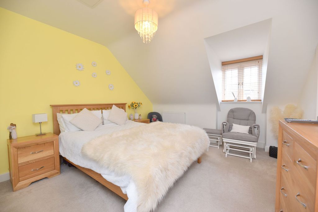 Additional image 13 of 3 bed semi-detached house for saleGale Drive, Biggleswade SG18