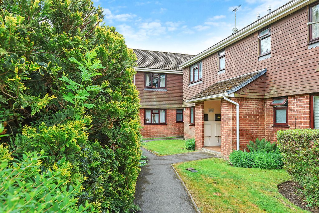Property photo 1 of 10 Picture No. 02