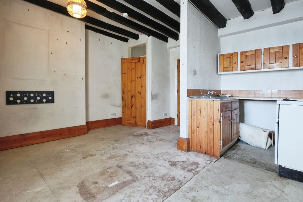 Property photo 3 of 8 3683548