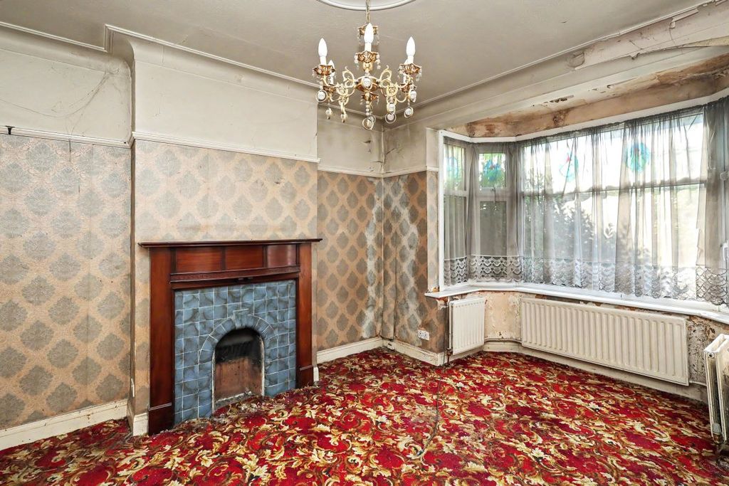Property photo 2 of 21