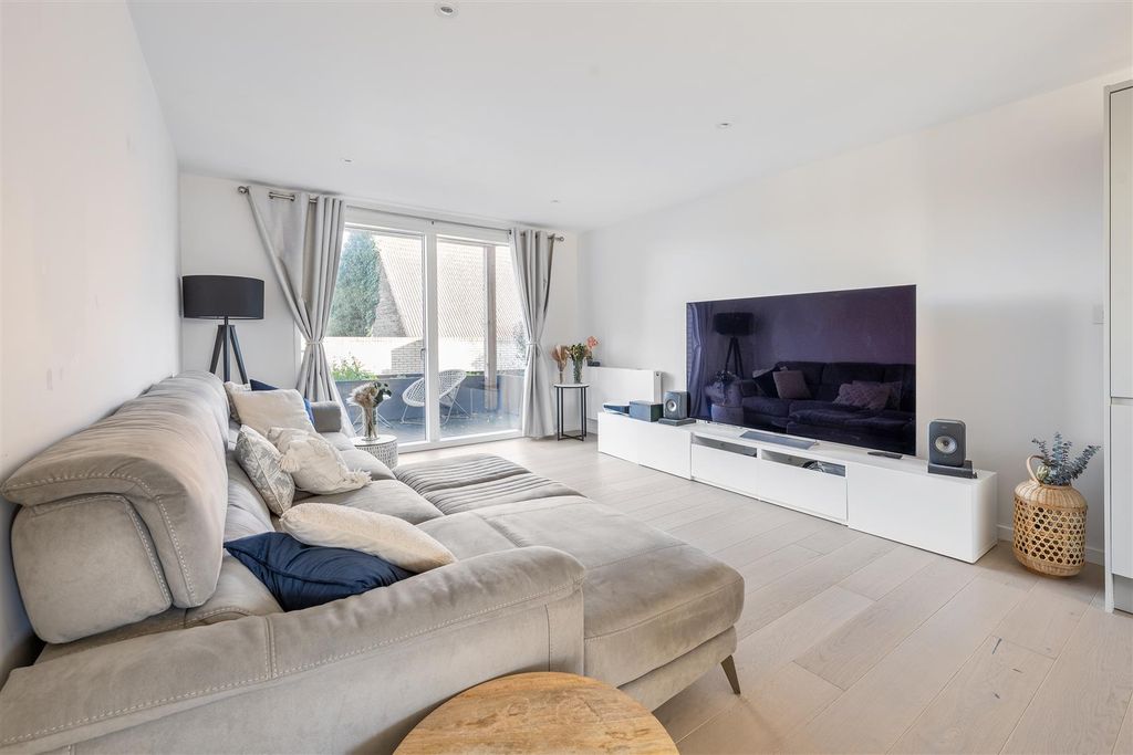 Property photo 2 of 20