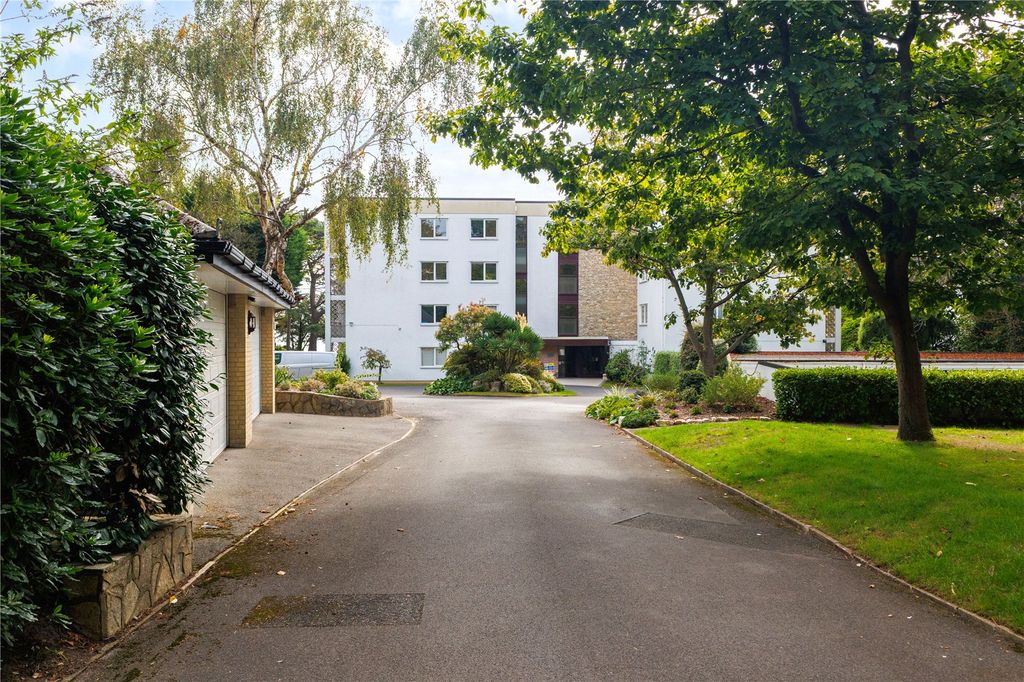 Property photo 2 of 24 Front