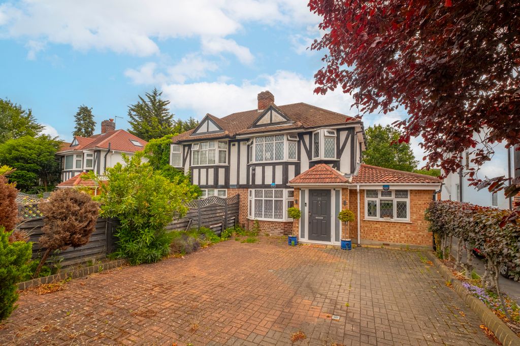 Property photo 1 of 24