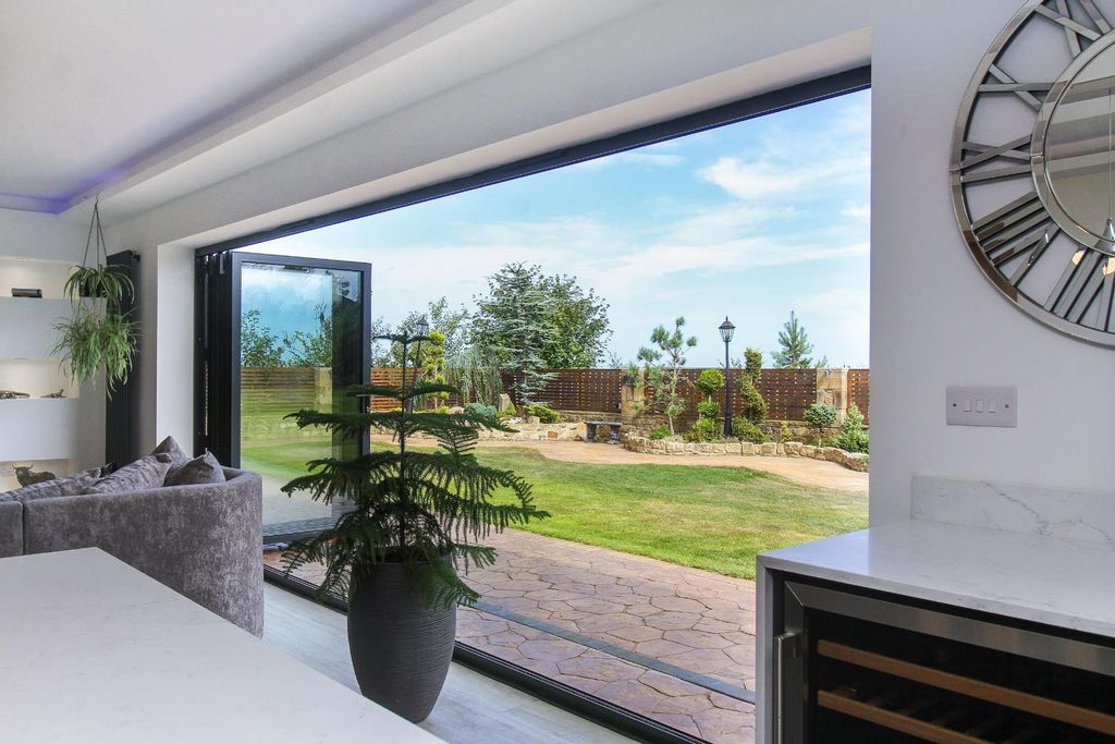Property photo 2 of 38 11