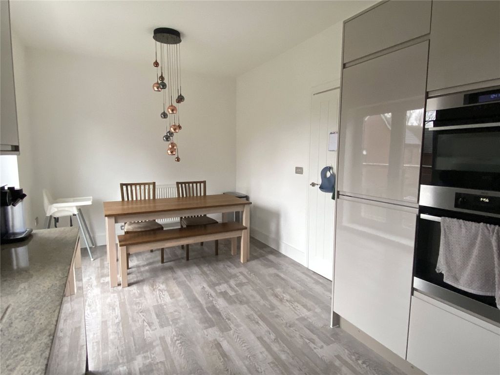 Property photo 3 of 24 Breakfast Kitchen