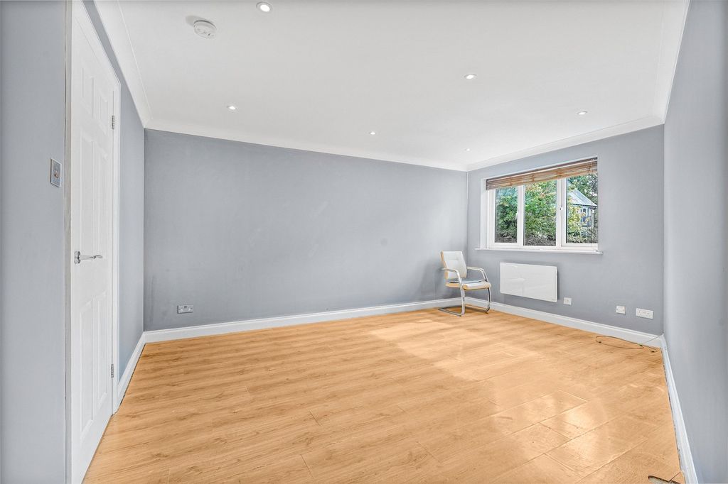 Property photo 2 of 12 Picture No. 04