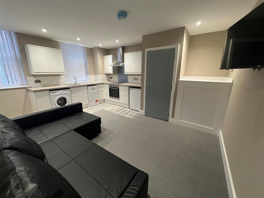Property photo 2 of 6 F3Bc 7.Jpg