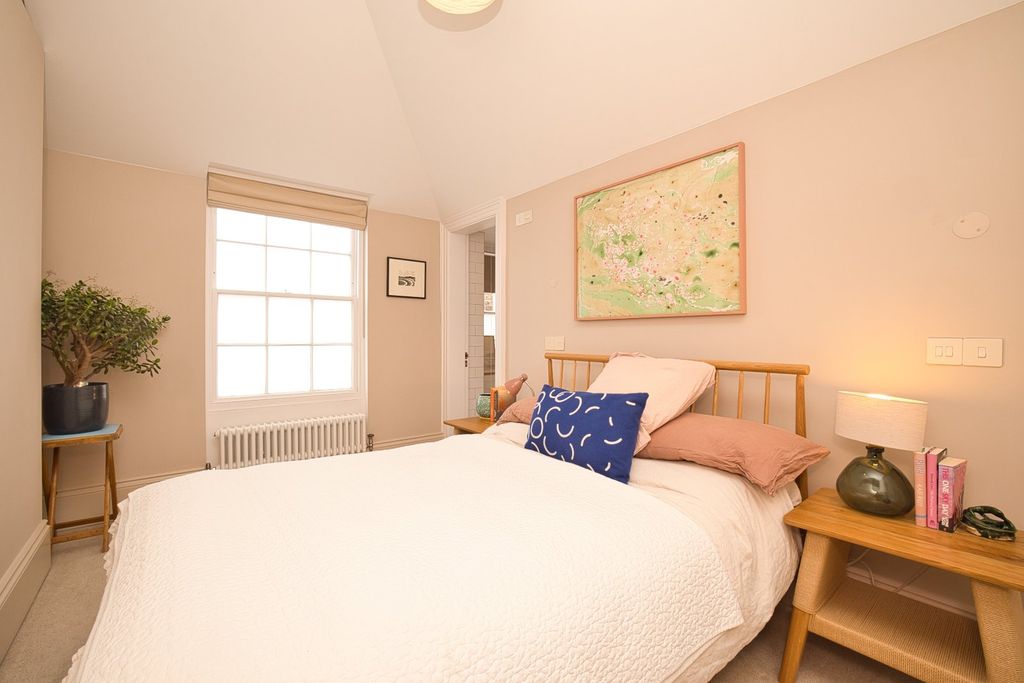 Additional image 11 of 3 bed flat for sale18 Royal Crescent St. Augustines Road, Ramsgate CT11
