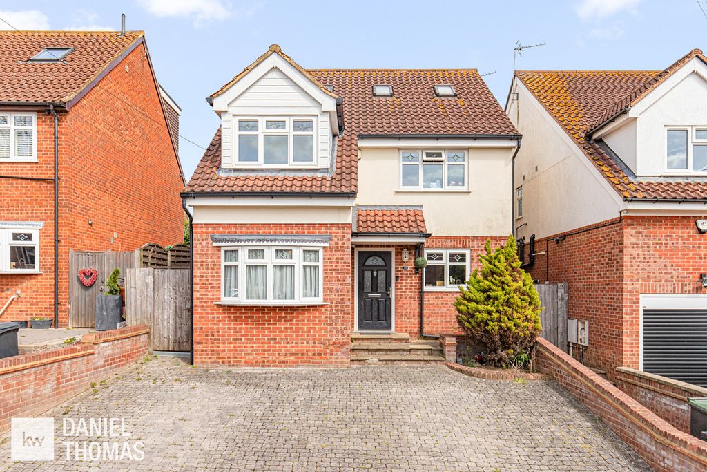 Property photo 1 of 32