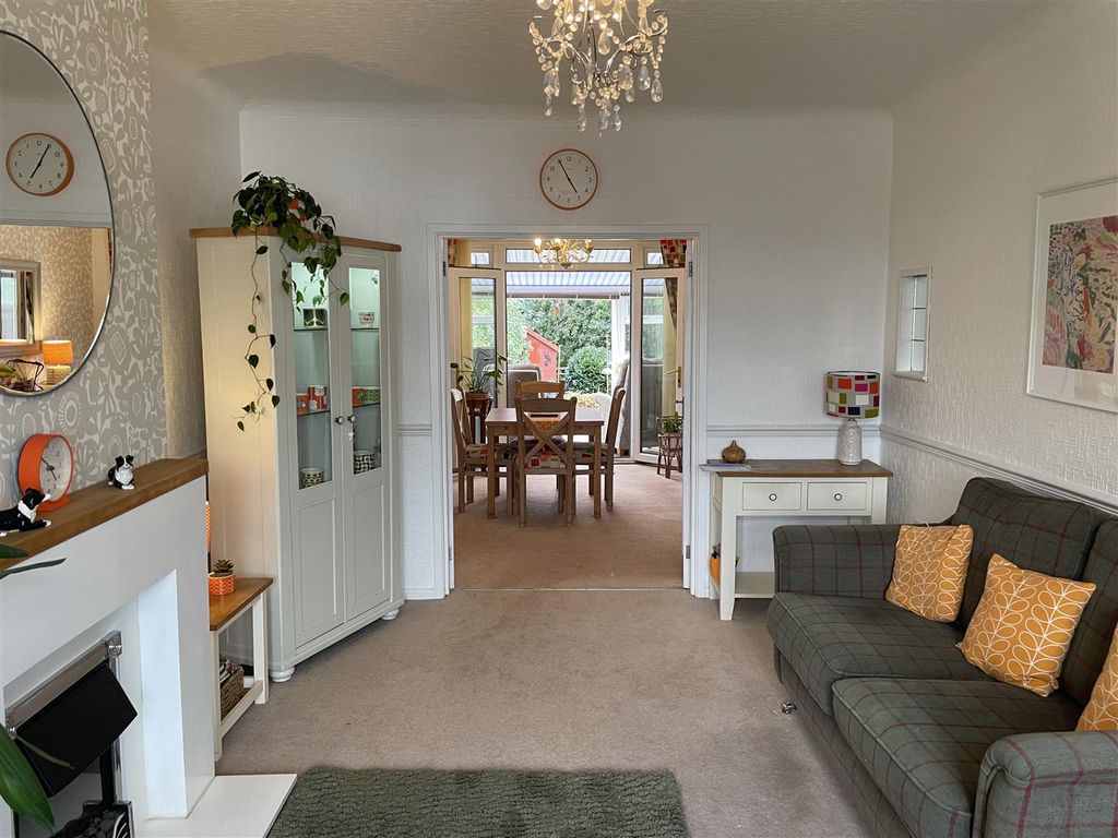 Property photo 2 of 15 Grosvenor Road.Jpeg
