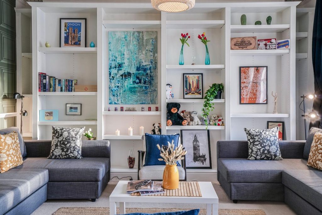 Property photo 2 of 26 Living Room