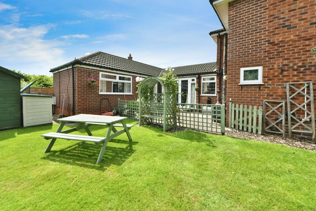 Property photo 2 of 17 Photo