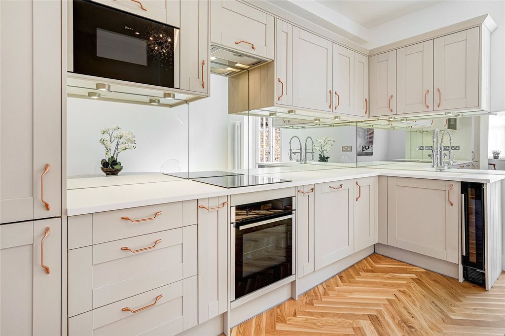 Property photo 3 of 13 Kitchen