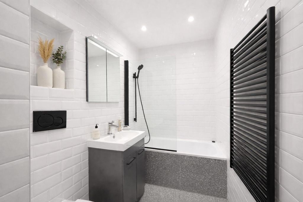 Property photo 3 of 5 Image