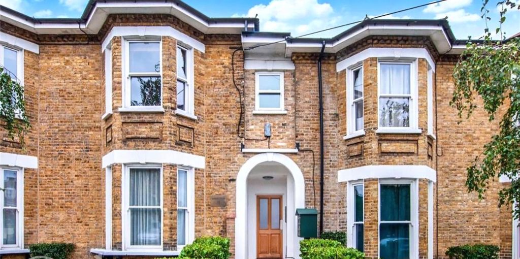 Property photo 1 of 8