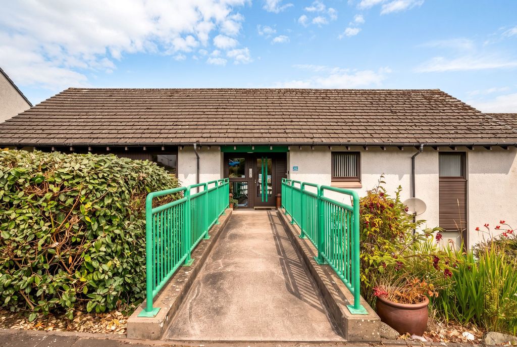 Property photo 2 of 14