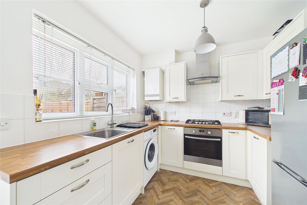 Property photo 3 of 7 Picture No. 11