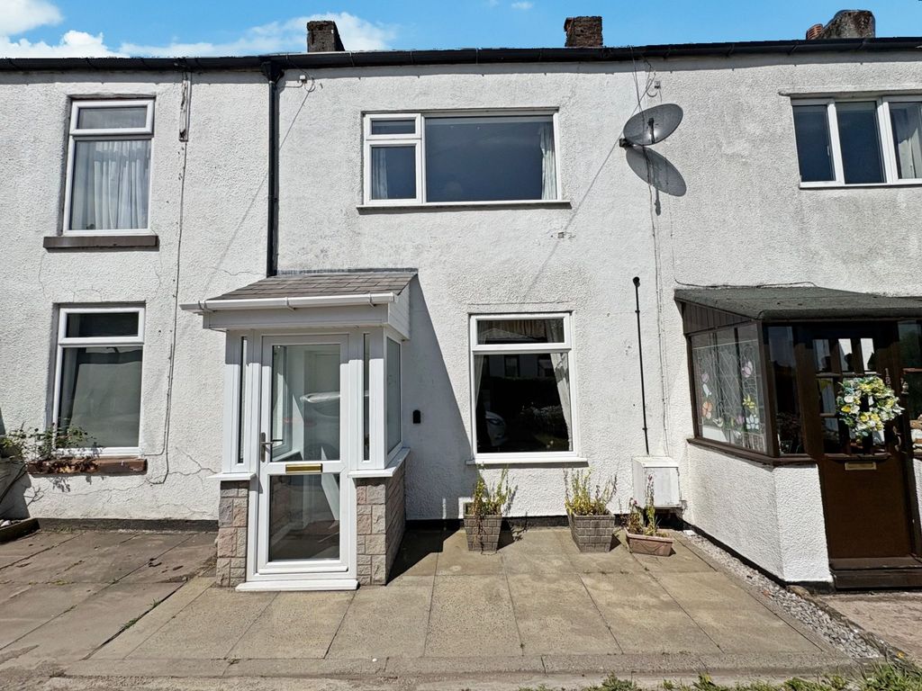 Property photo 2 of 12 External