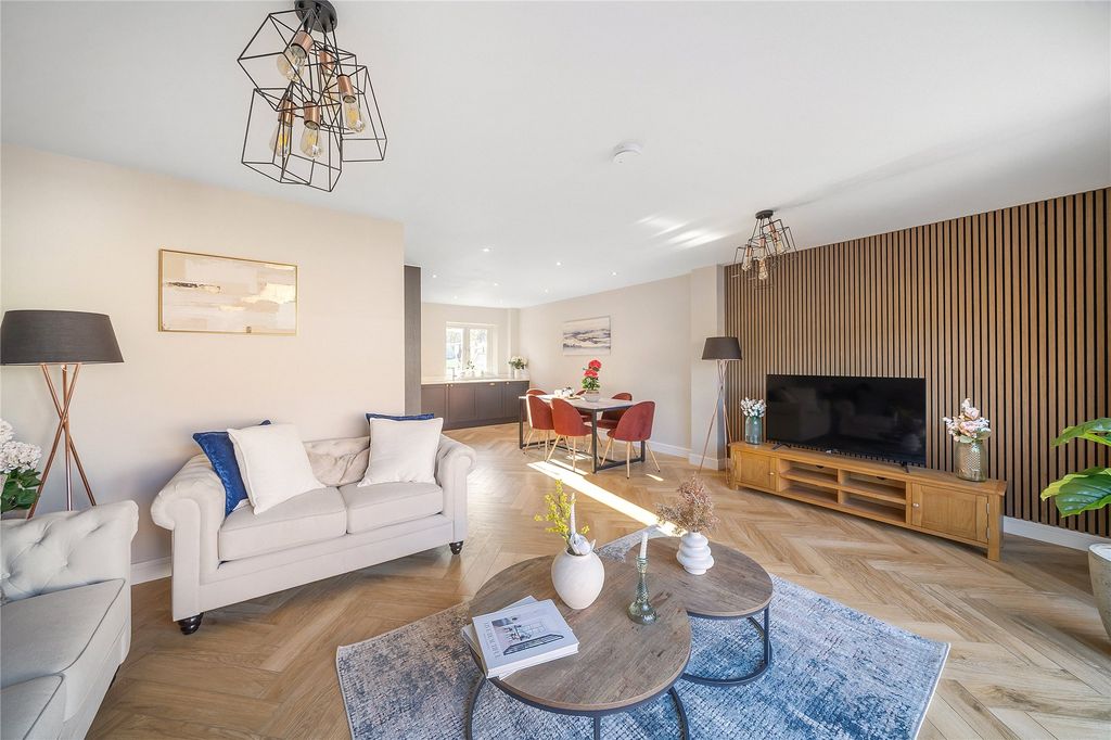 Property photo 2 of 15 Picture No. 21