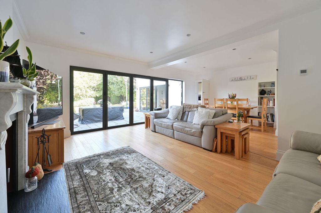 Property photo 2 of 49