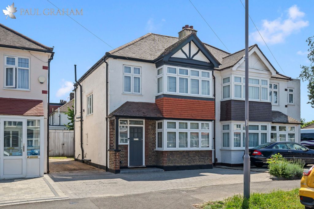 Property photo 1 of 31