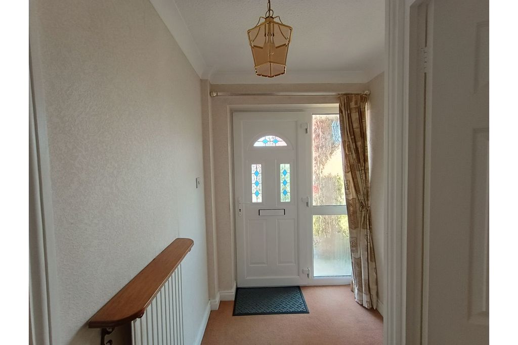Property photo 2 of 15 Entrance