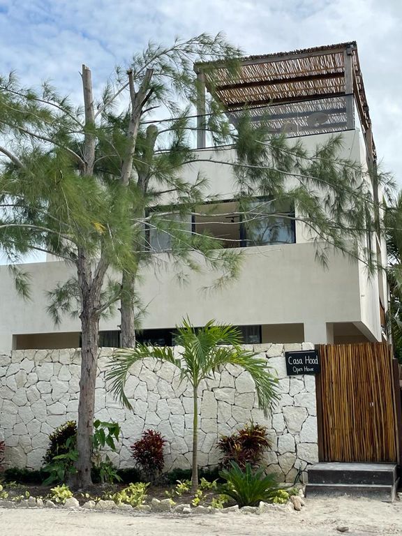 Property photo 3 of 101