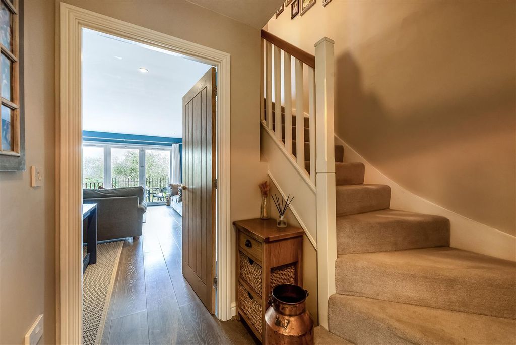 Property photo 3 of 23 Ph10_6477962.Jpg