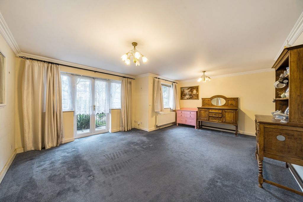 Property photo 3 of 17 1406862-9-698Ef14...