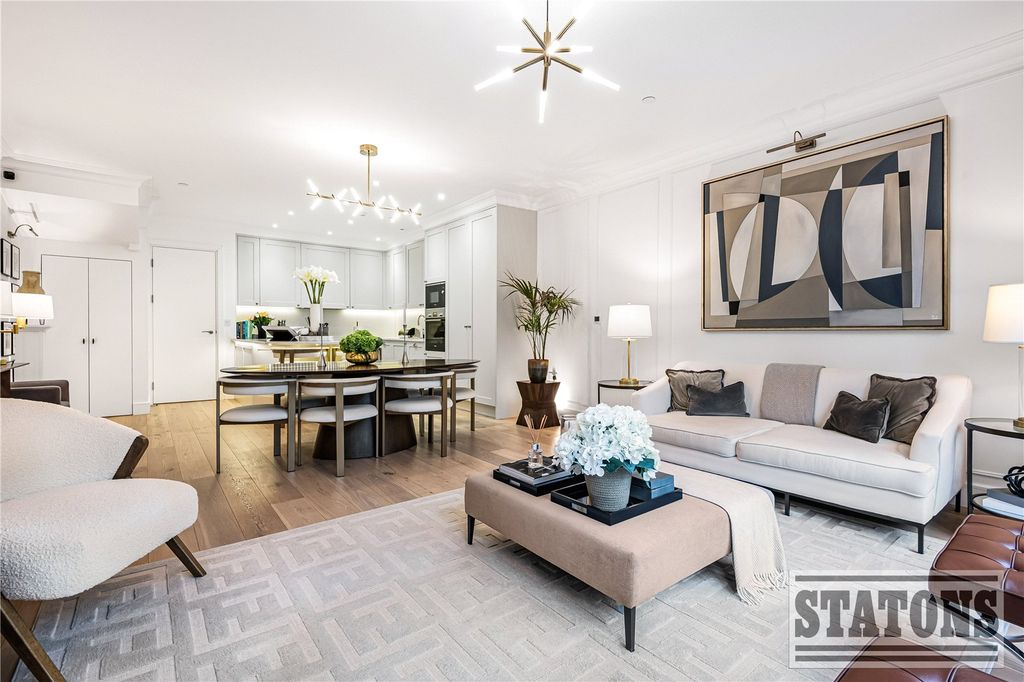 Property photo 2 of 40 Picture No. 09