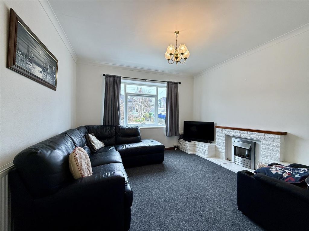 Property photo 3 of 15 Living Room.Jpg