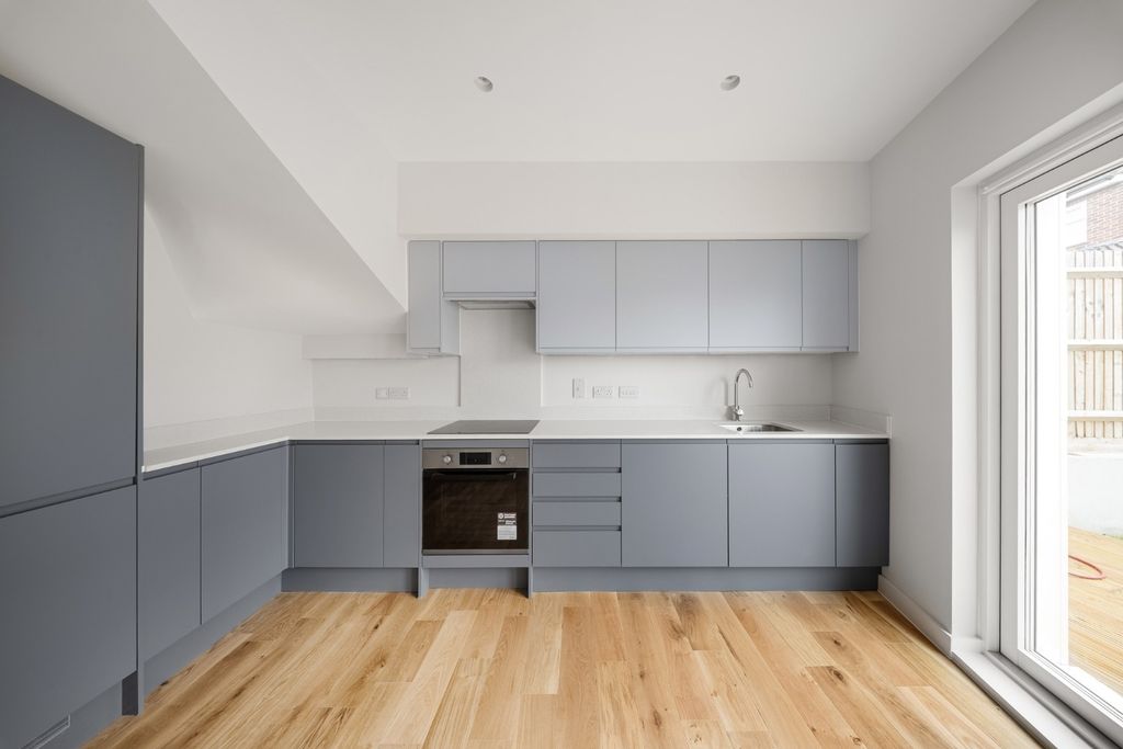 Property photo 3 of 25 4834983