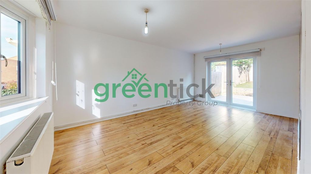 Property photo 3 of 13 181-Hook-Field-Living-Room.Jpg