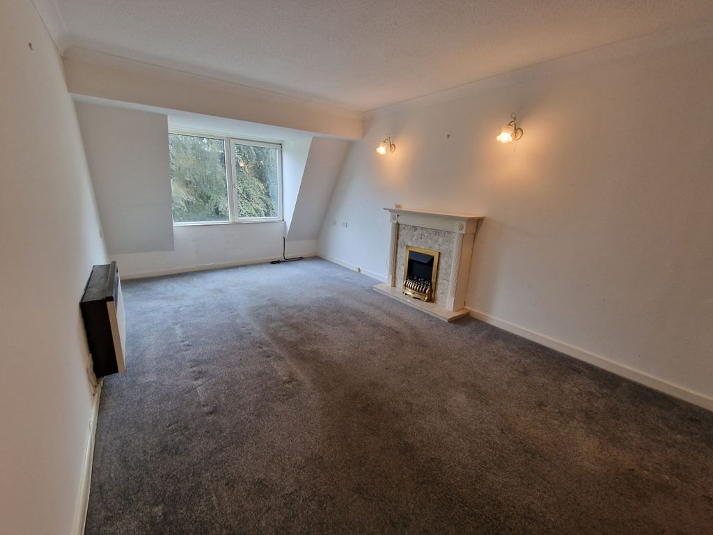 Property photo 2 of 11 Sitting Room