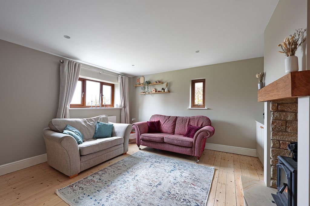 Property photo 2 of 24 4955505