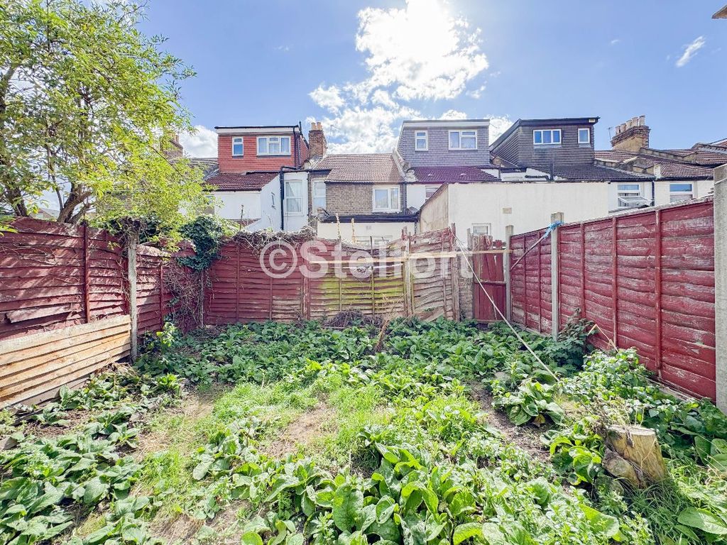 Property photo 3 of 13