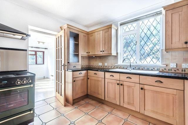 Property photo 2 of 9 Kitchen