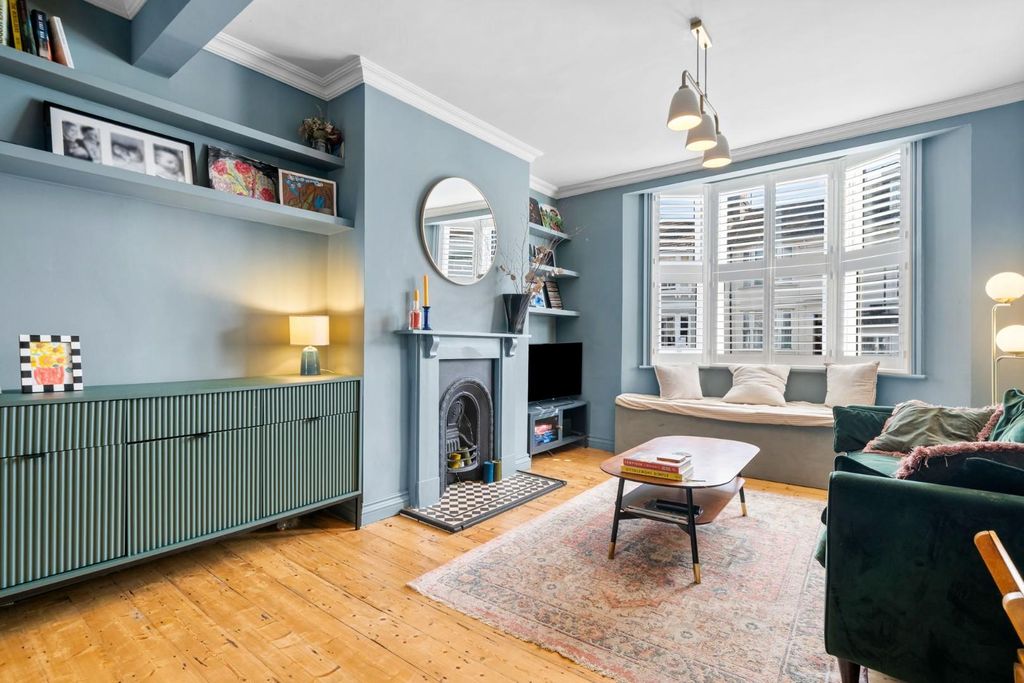 Property photo 3 of 25 4-Web-Or-Mls-125 Livingstone Finshed Edits-11.Jpg