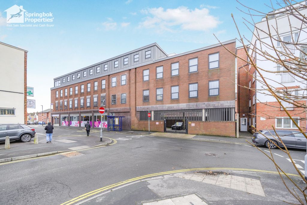 Property photo 1 of 16 Front View