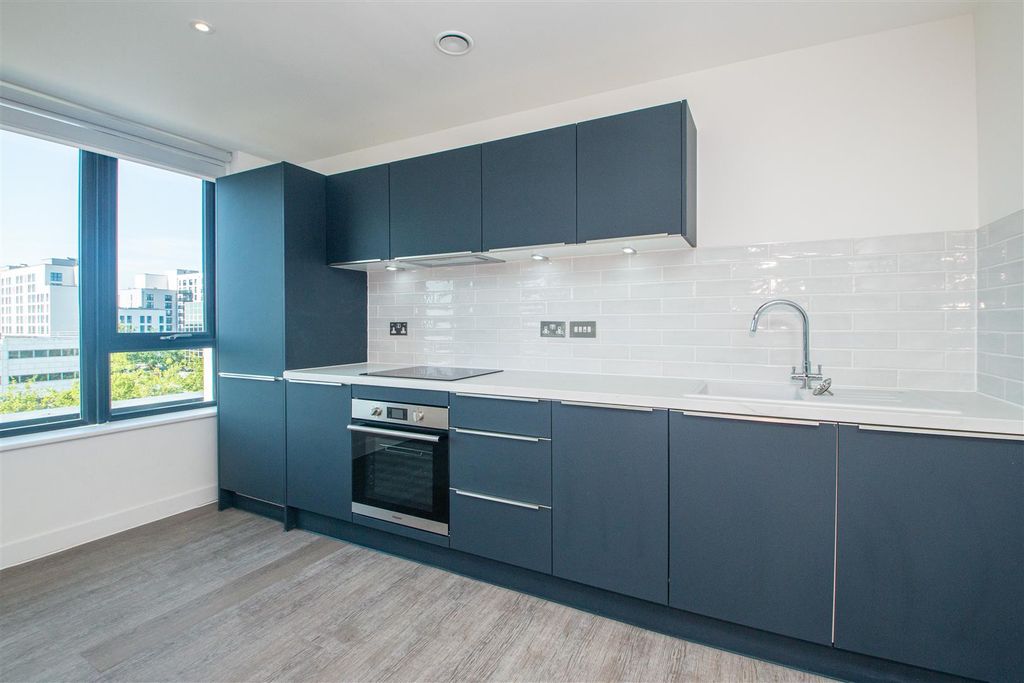 Property photo 2 of 12 404Buc_1.Jpg