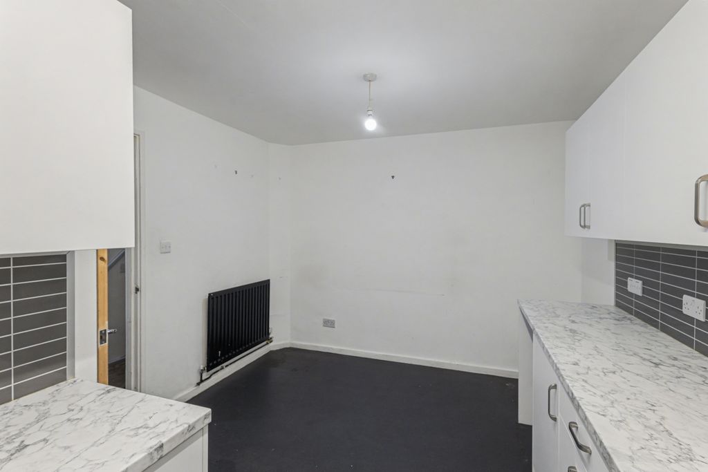 Property photo 3 of 14 1 Kite Mews, Bradford, West Yorkshire, Bd8 0Nj