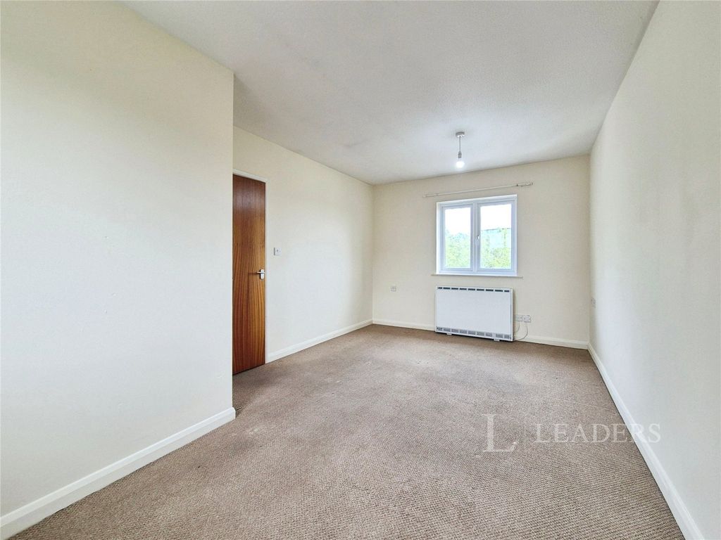 Property photo 2 of 10 Picture No. 12
