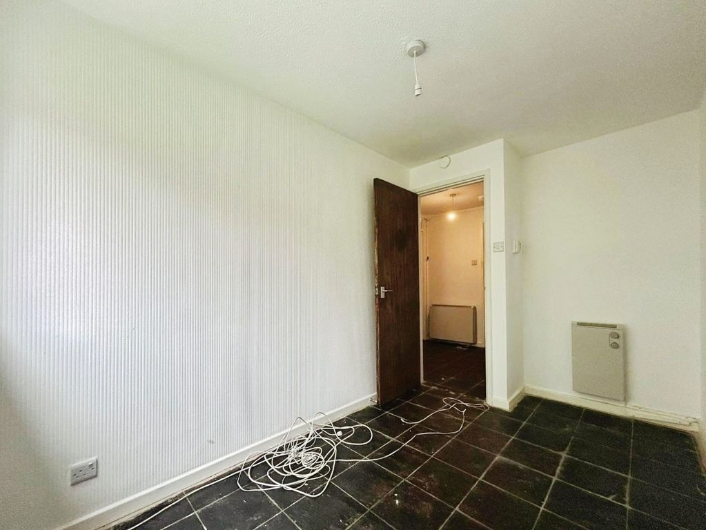 Property photo 3 of 8 Pbox-Img.Jpeg